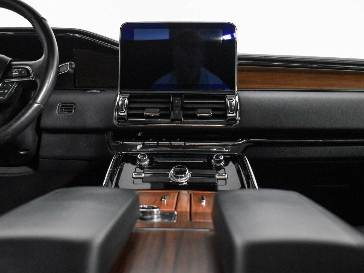 Купить Lincoln Navigator с пробегом. Фото: #14
