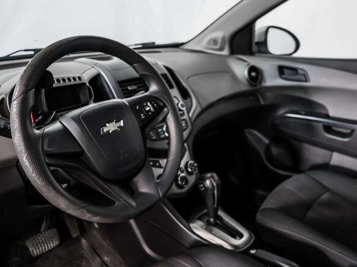 Купить Chevrolet Aveo с пробегом. Фото: #8