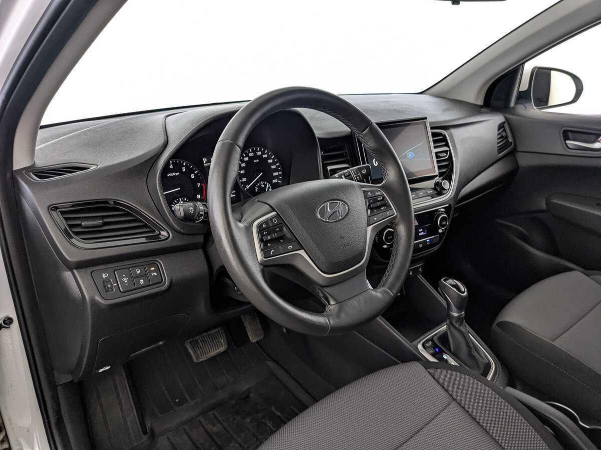 Купить Hyundai Solaris с пробегом. Фото: #14