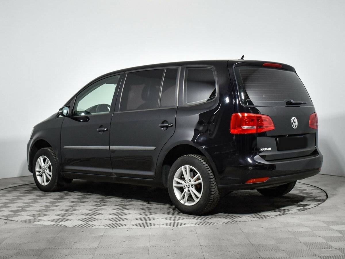 Купить Volkswagen Touran с пробегом. Фото: #6