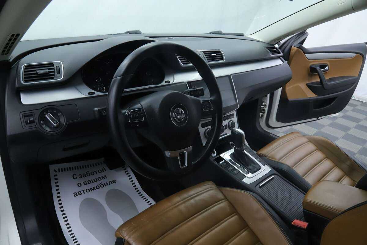 Купить Volkswagen Passat CC с пробегом. Фото: #8