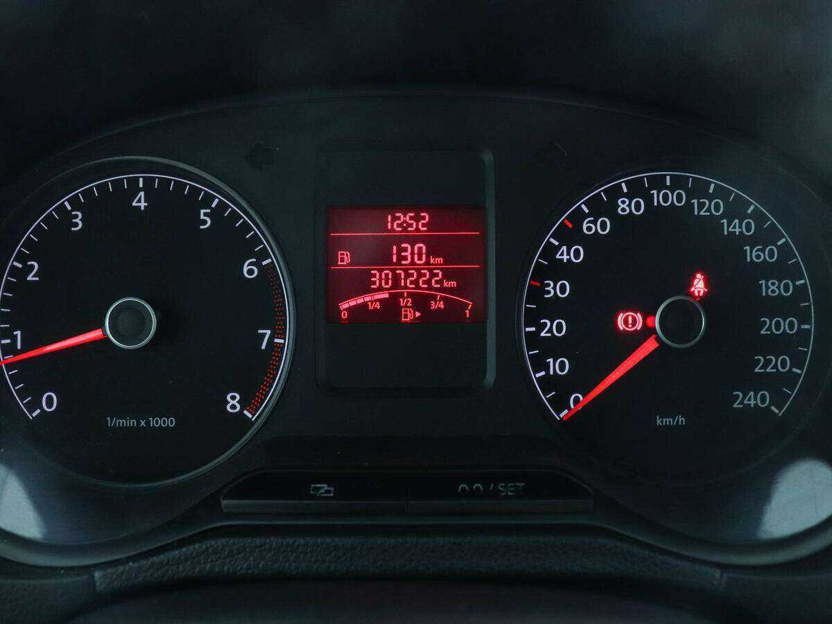Купить Volkswagen Polo с пробегом. Фото: #6