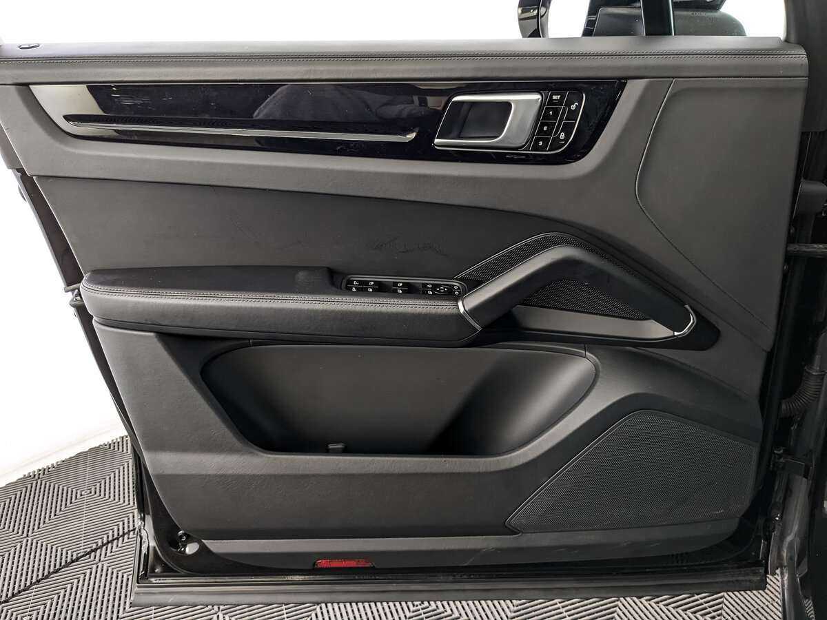 Купить Porsche Cayenne с пробегом. Фото: #18