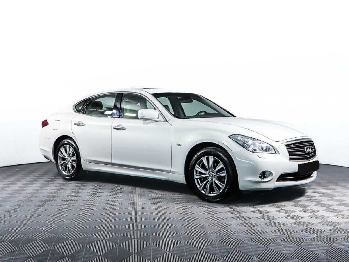 Купить Infiniti M с пробегом. Фото: #2