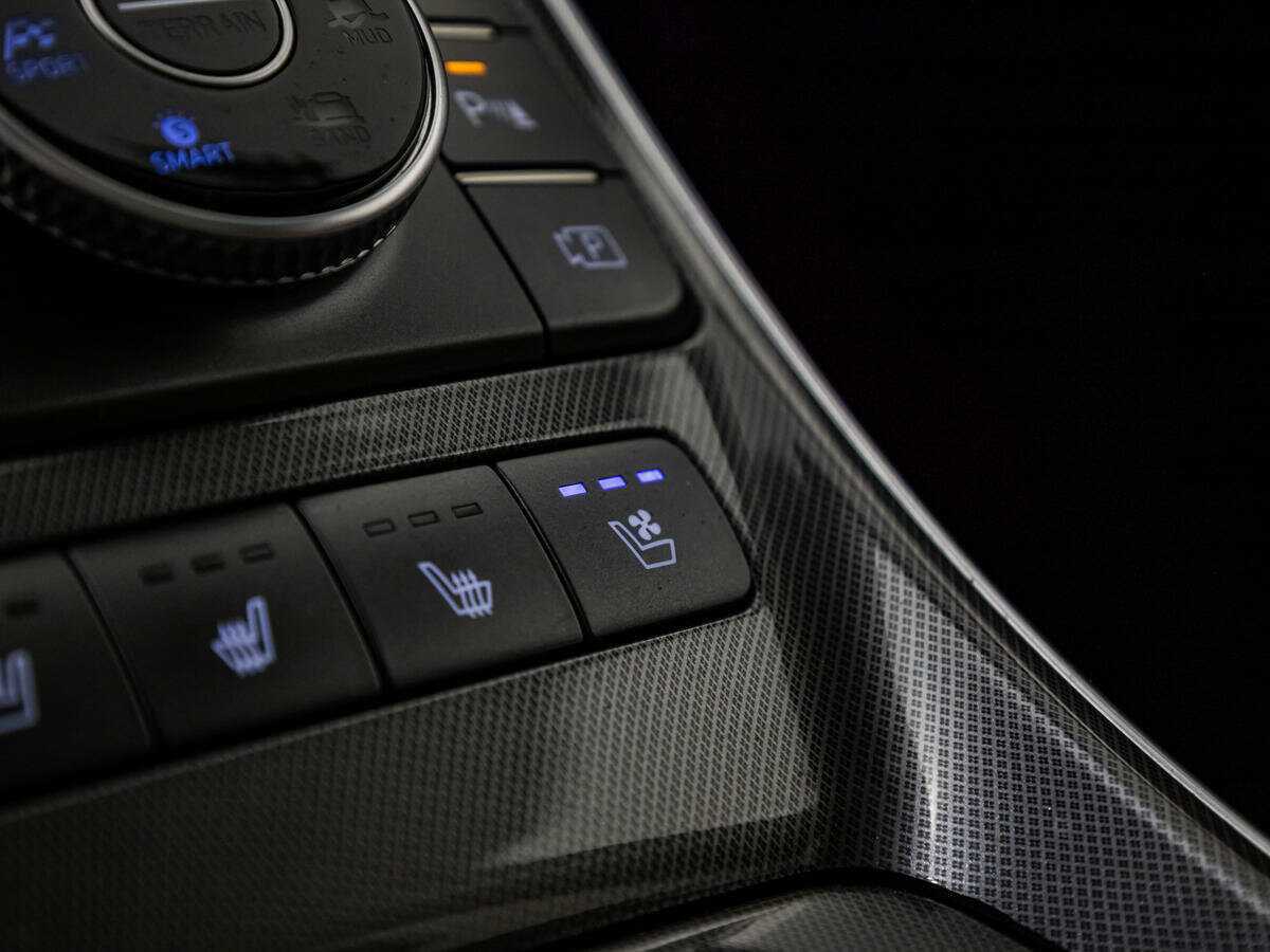 Купить Hyundai Santa Fe с пробегом. Фото: #15
