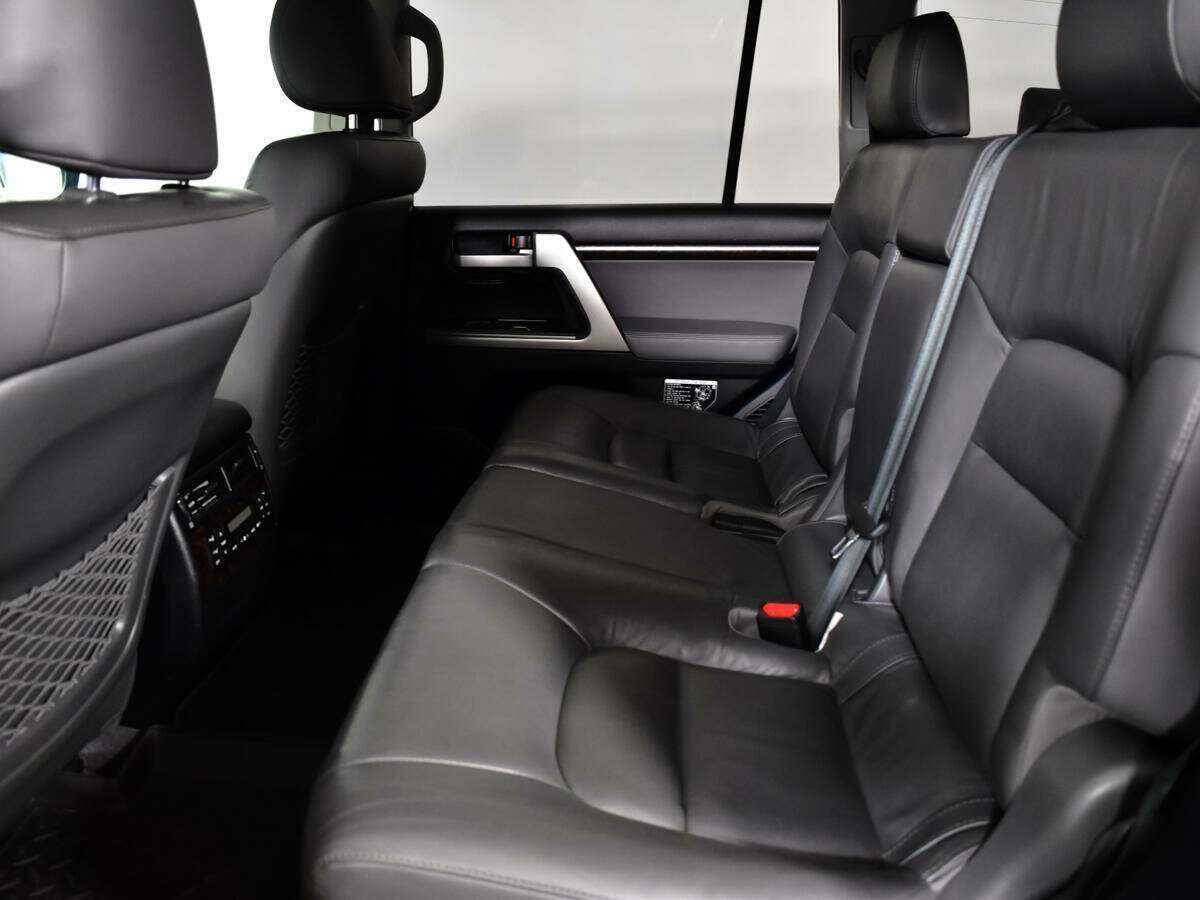 Купить Toyota Land Cruiser с пробегом. Фото: #8