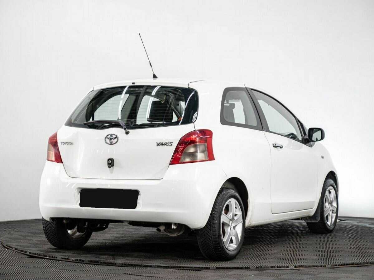 Купить Toyota Yaris с пробегом. Фото: #3