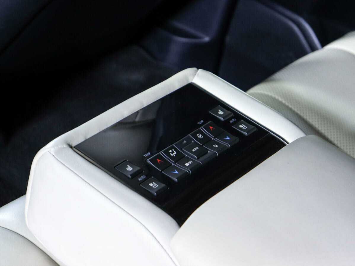 Купить Lexus LX с пробегом. Фото: #11