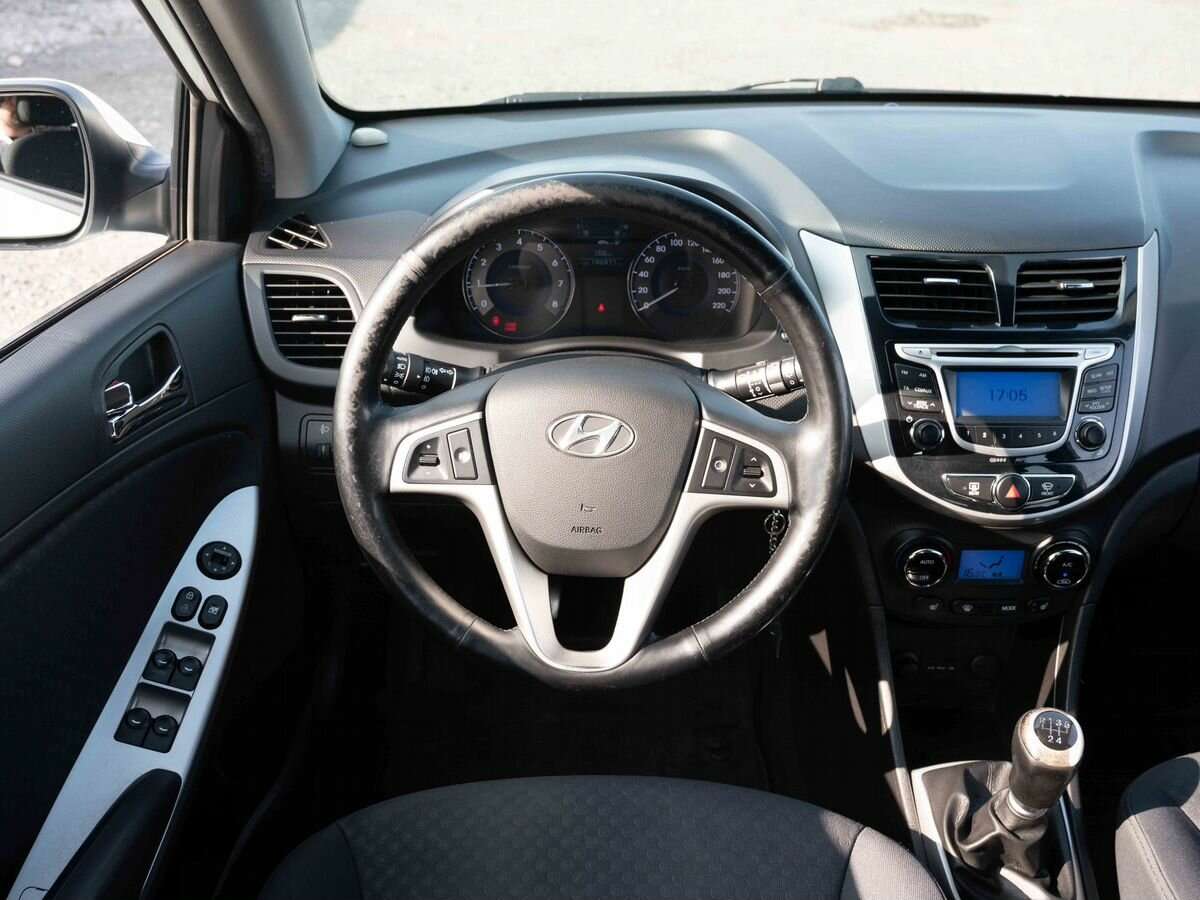 Купить Hyundai Solaris с пробегом. Фото: #14