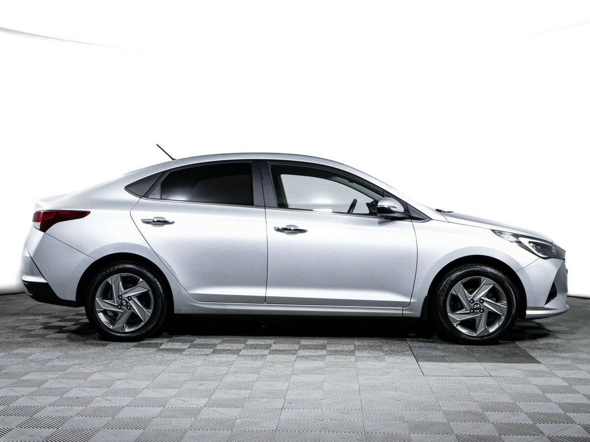 Купить Hyundai Solaris с пробегом. Фото: #3