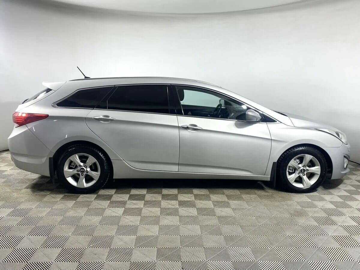 Купить Hyundai i40 с пробегом. Фото: #1