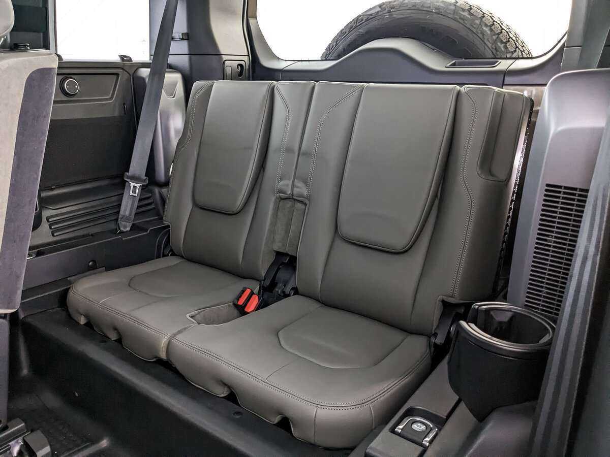 Купить Land Rover Defender с пробегом. Фото: #22