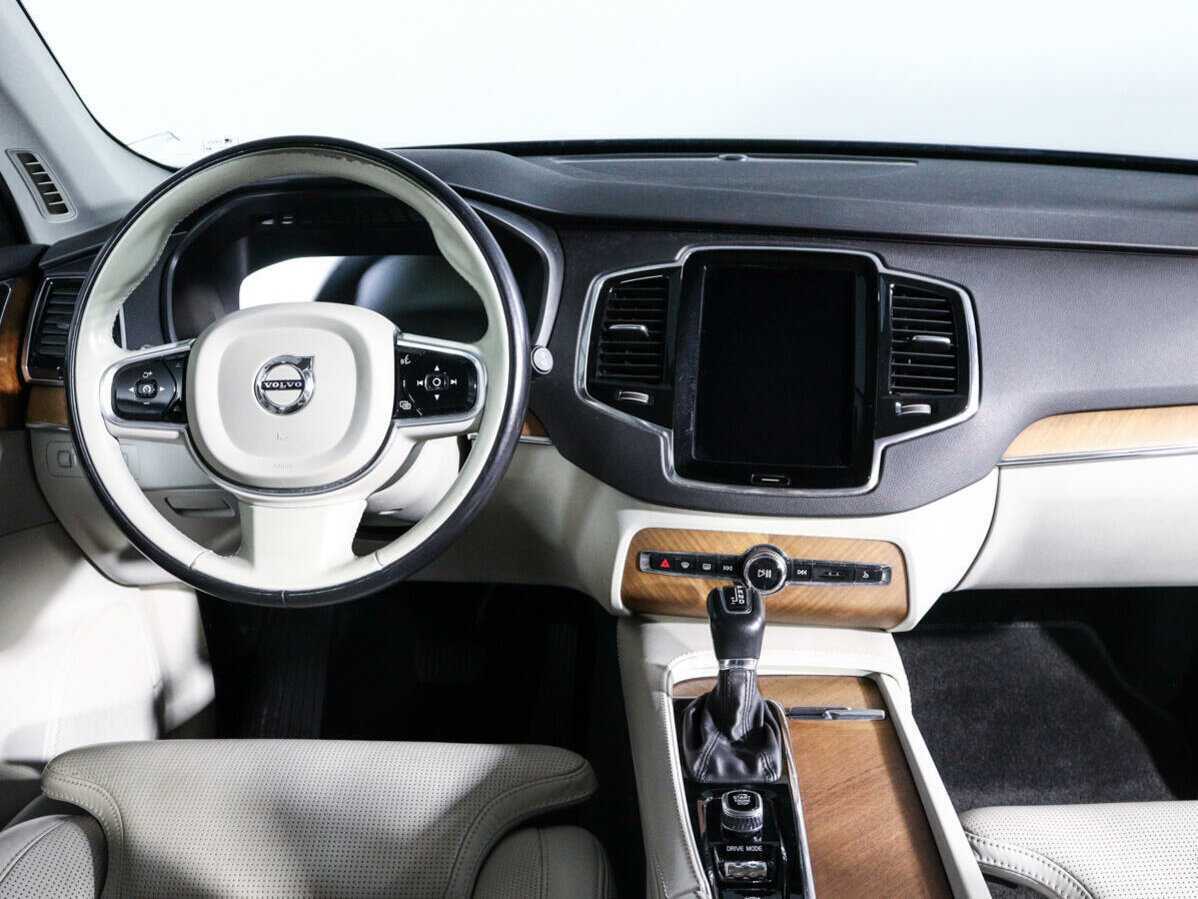 Купить Volvo XC90 с пробегом. Фото: #11