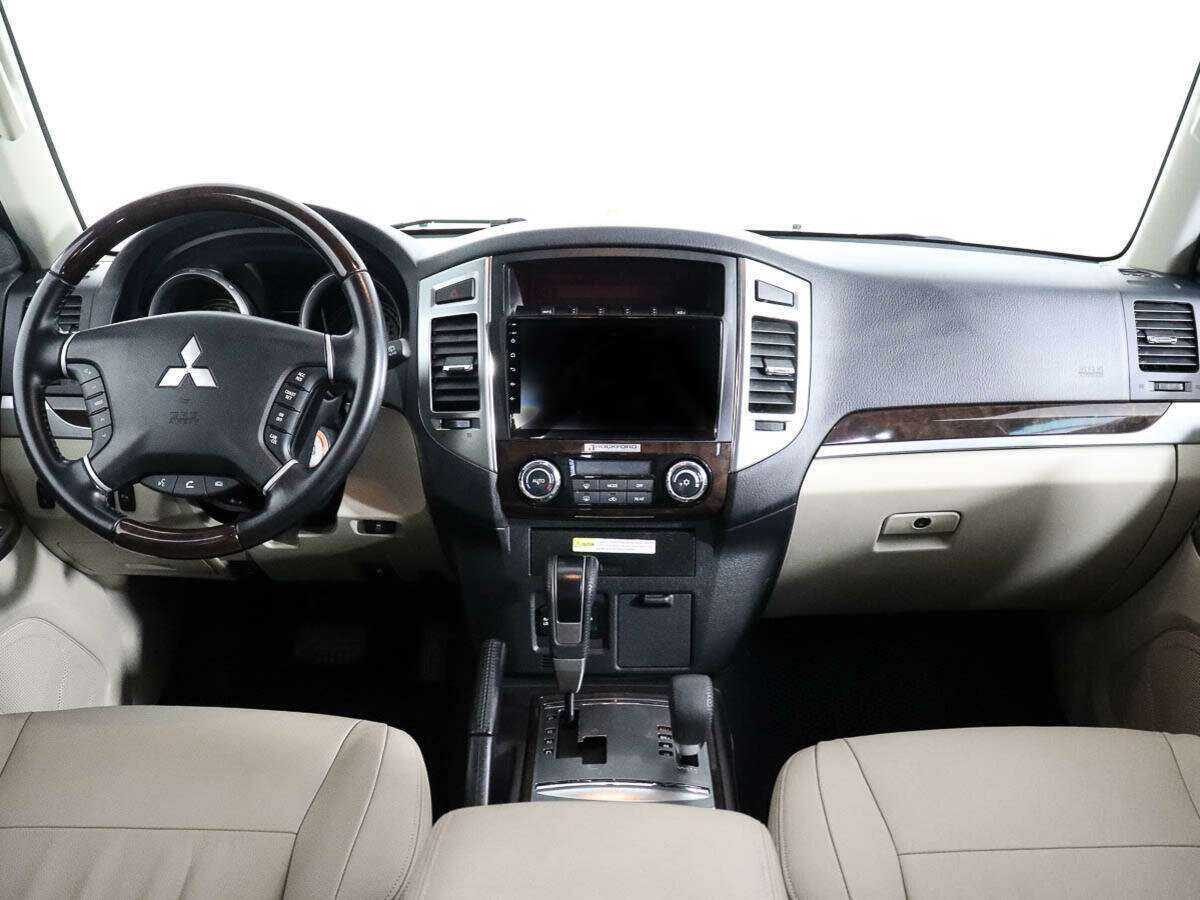Купить Mitsubishi Pajero с пробегом. Фото: #14
