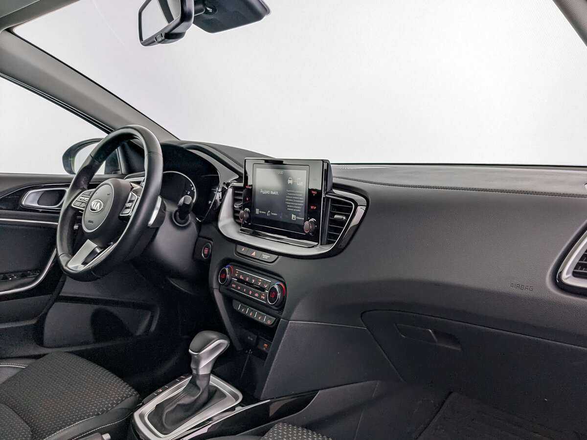 Купить Kia Ceed с пробегом. Фото: #8