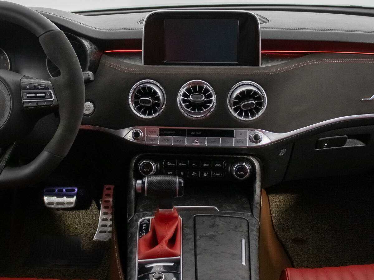 Купить Kia Stinger с пробегом. Фото: #13