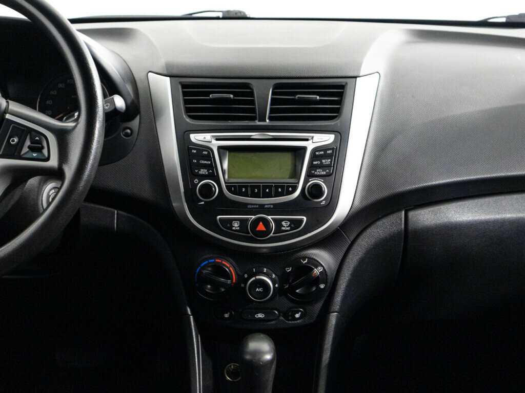 Купить Hyundai Solaris с пробегом. Фото: #13