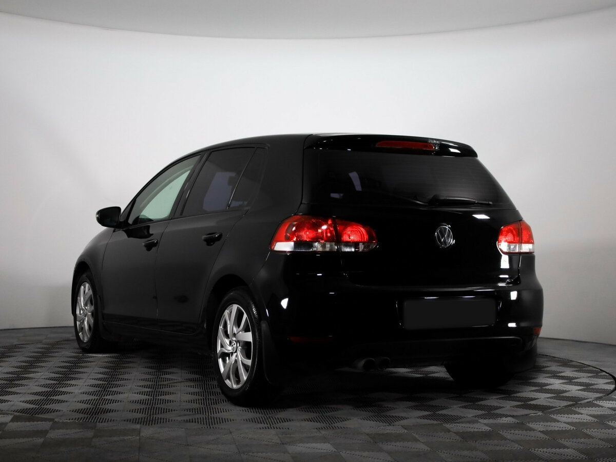 Купить Volkswagen Golf с пробегом. Фото: #2