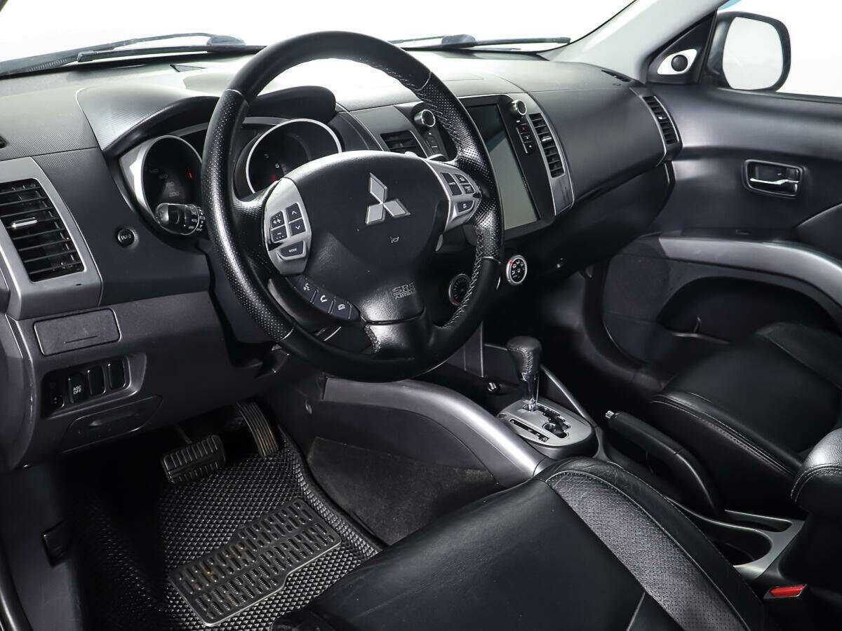 Купить Mitsubishi Outlander с пробегом. Фото: #12