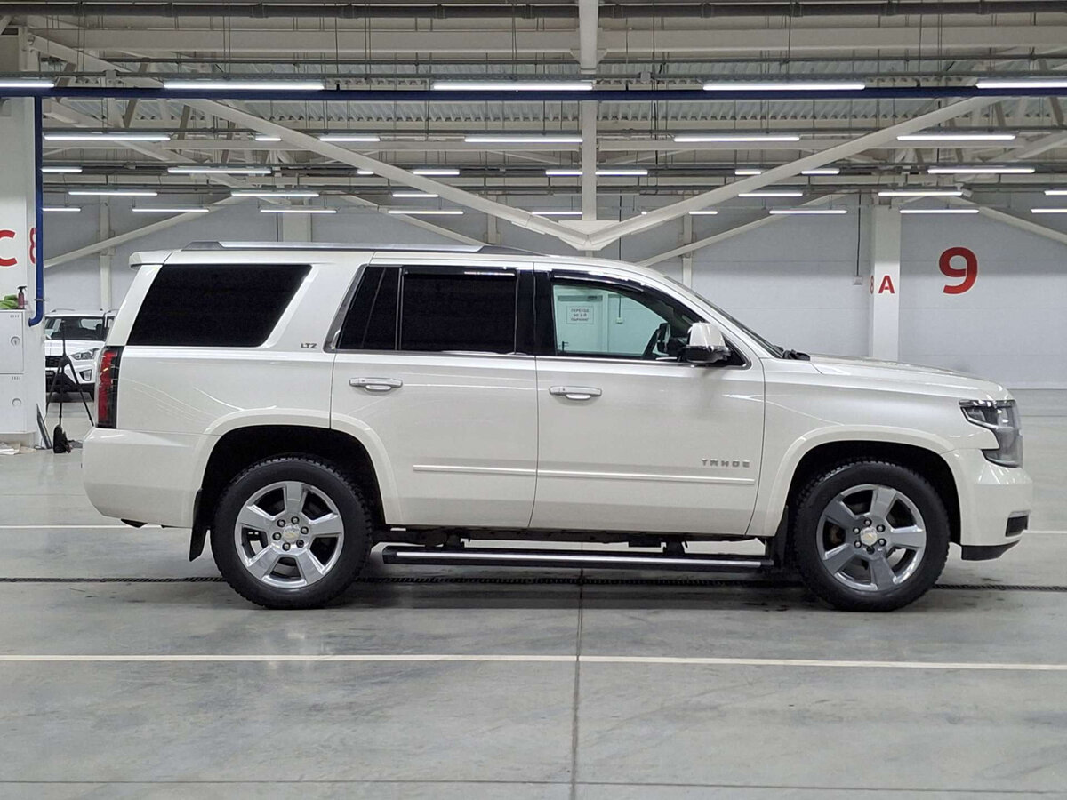 Купить Chevrolet Tahoe с пробегом. Фото: #3