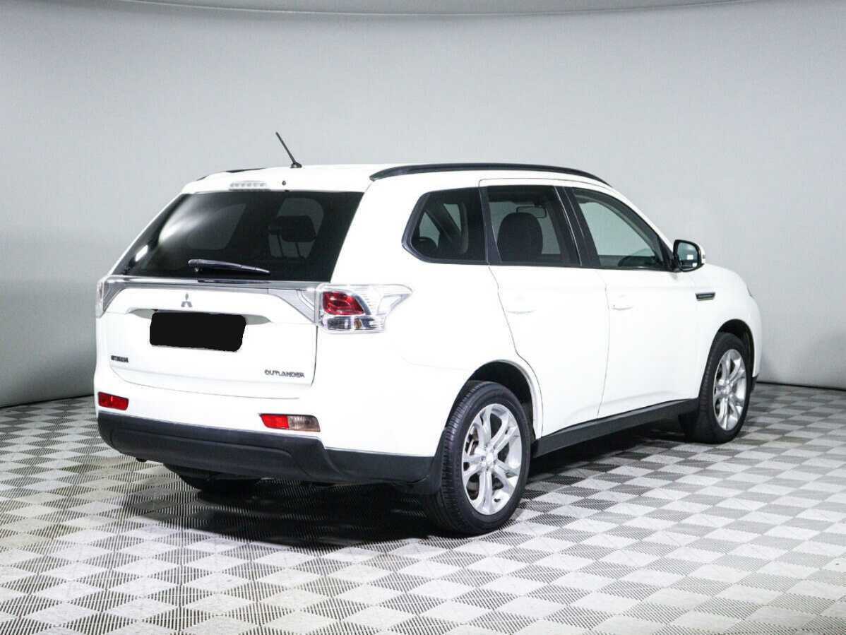 Купить Mitsubishi Outlander с пробегом. Фото: #3