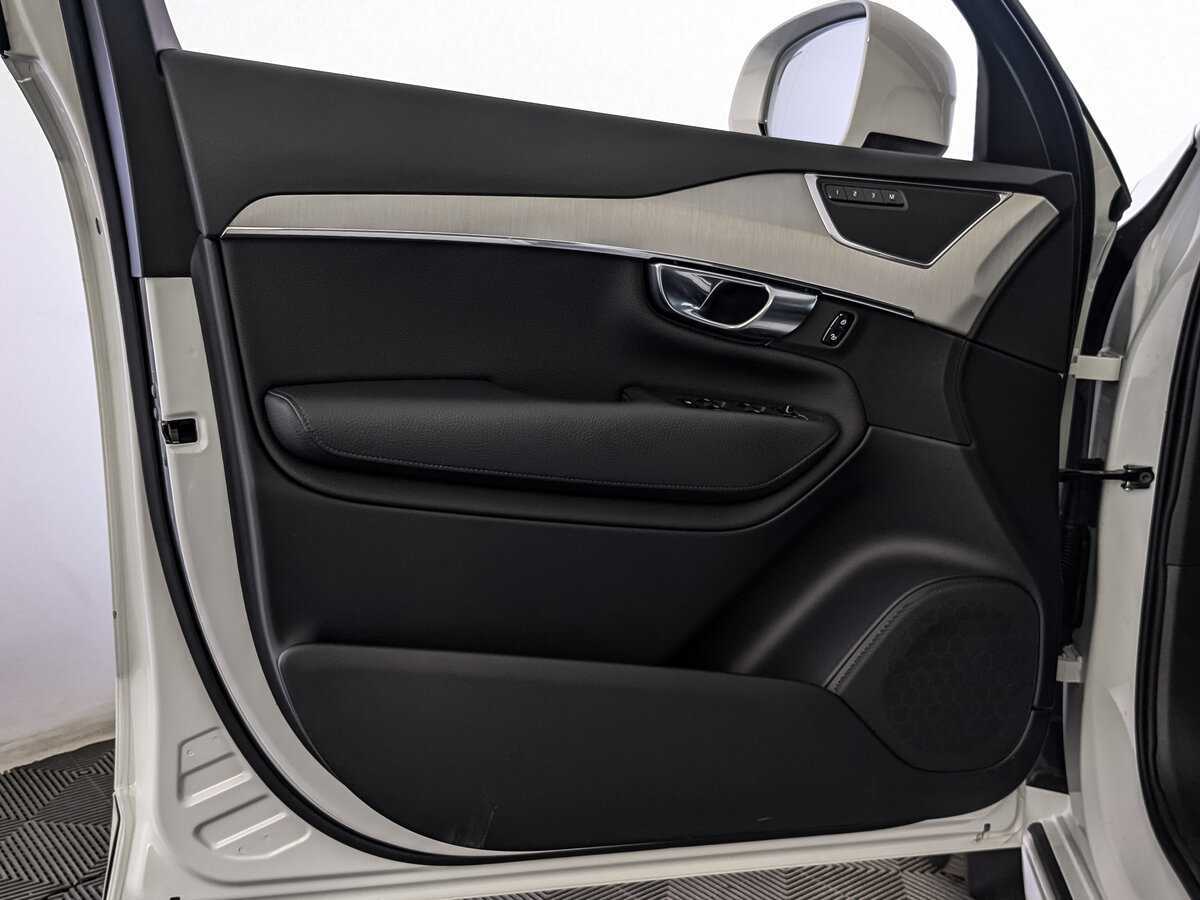 Купить Volvo XC90 с пробегом. Фото: #18
