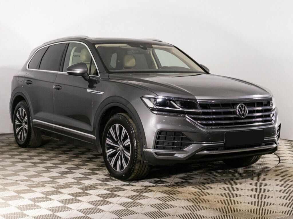 Купить Volkswagen Touareg с пробегом. Фото: #2