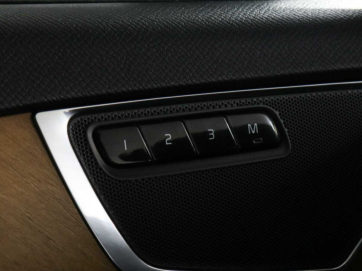 Купить Volvo XC90 с пробегом. Фото: #13