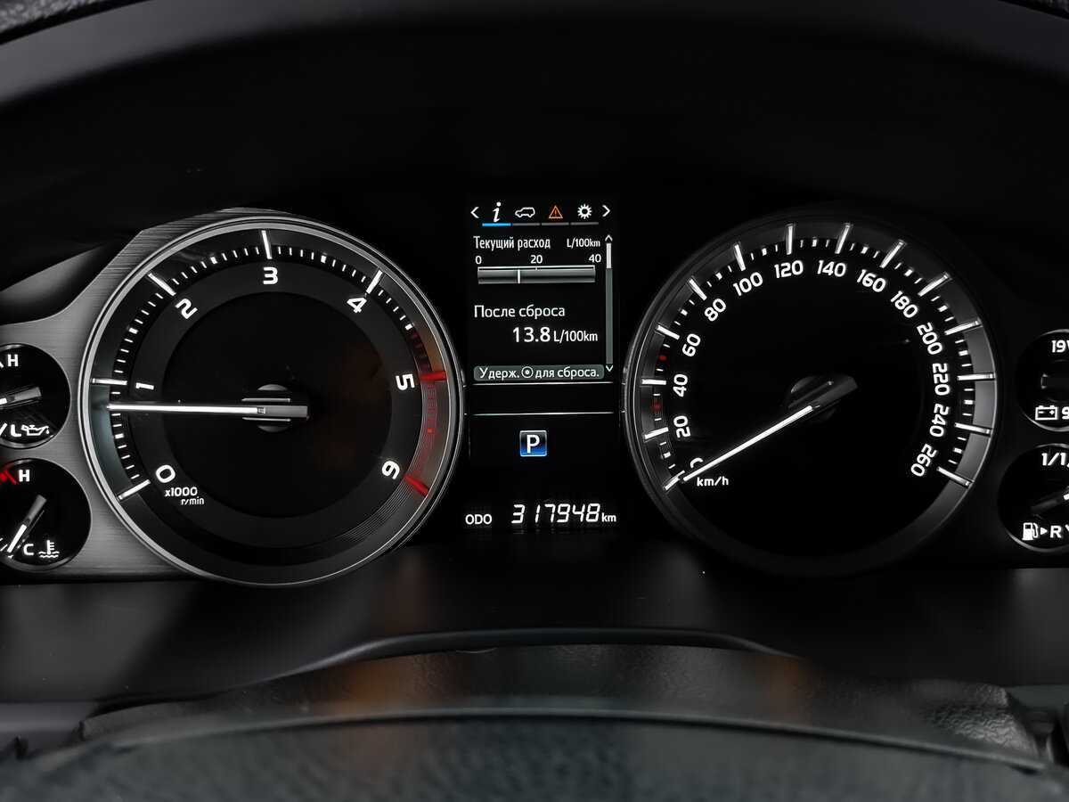 Купить Toyota Land Cruiser с пробегом. Фото: #11
