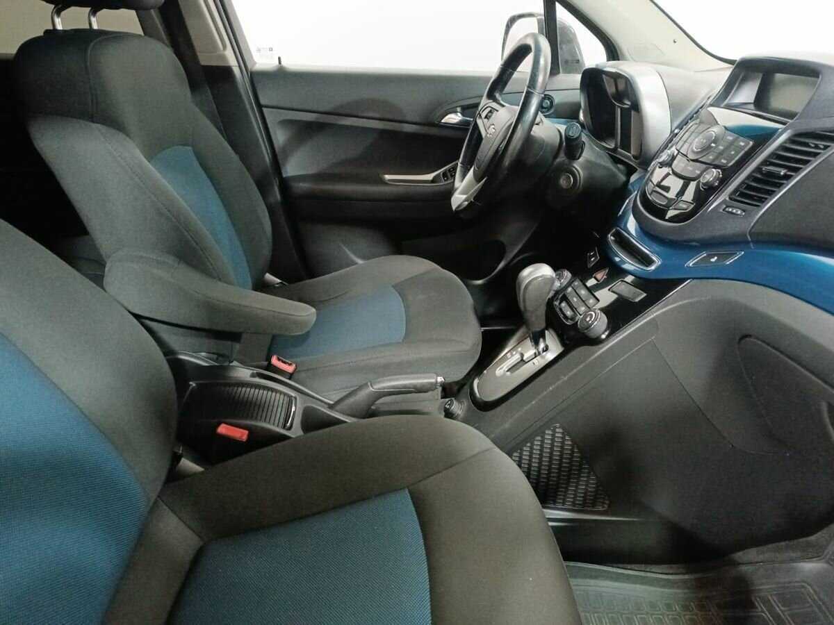 Купить Chevrolet Orlando с пробегом. Фото: #10