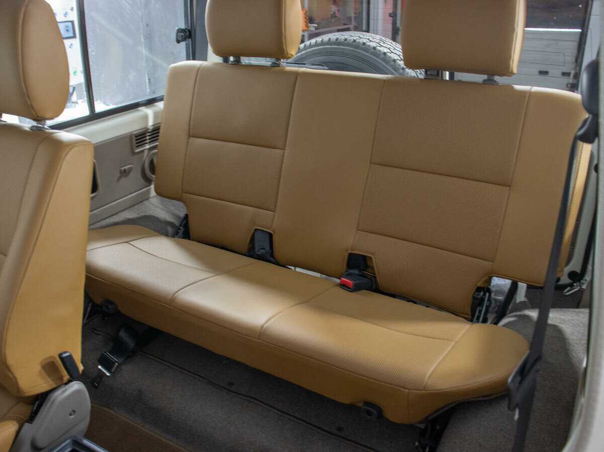Купить Toyota Land Cruiser с пробегом. Фото: #12