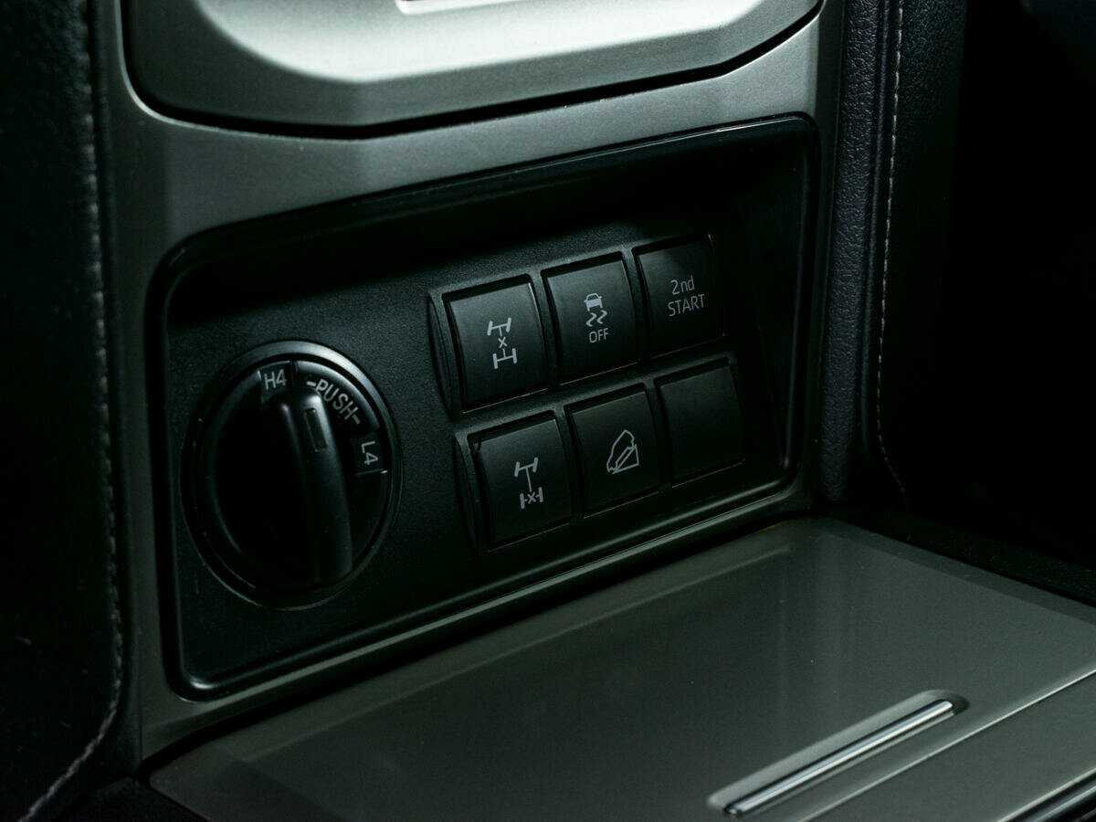 Купить Toyota Land Cruiser Prado с пробегом. Фото: #21