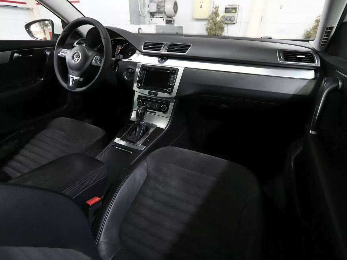 Купить Volkswagen Passat с пробегом. Фото: #11