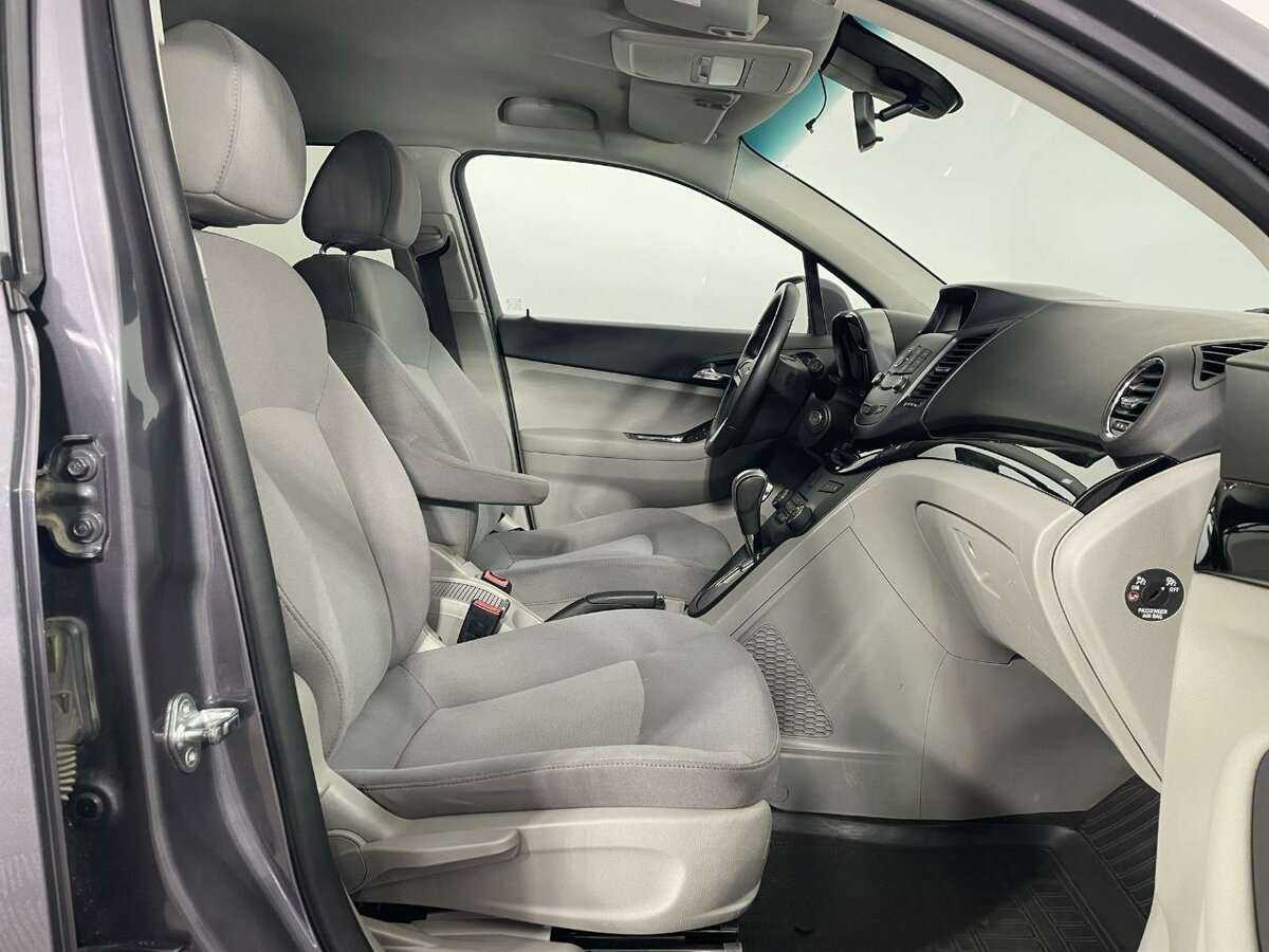 Купить Chevrolet Orlando с пробегом. Фото: #13