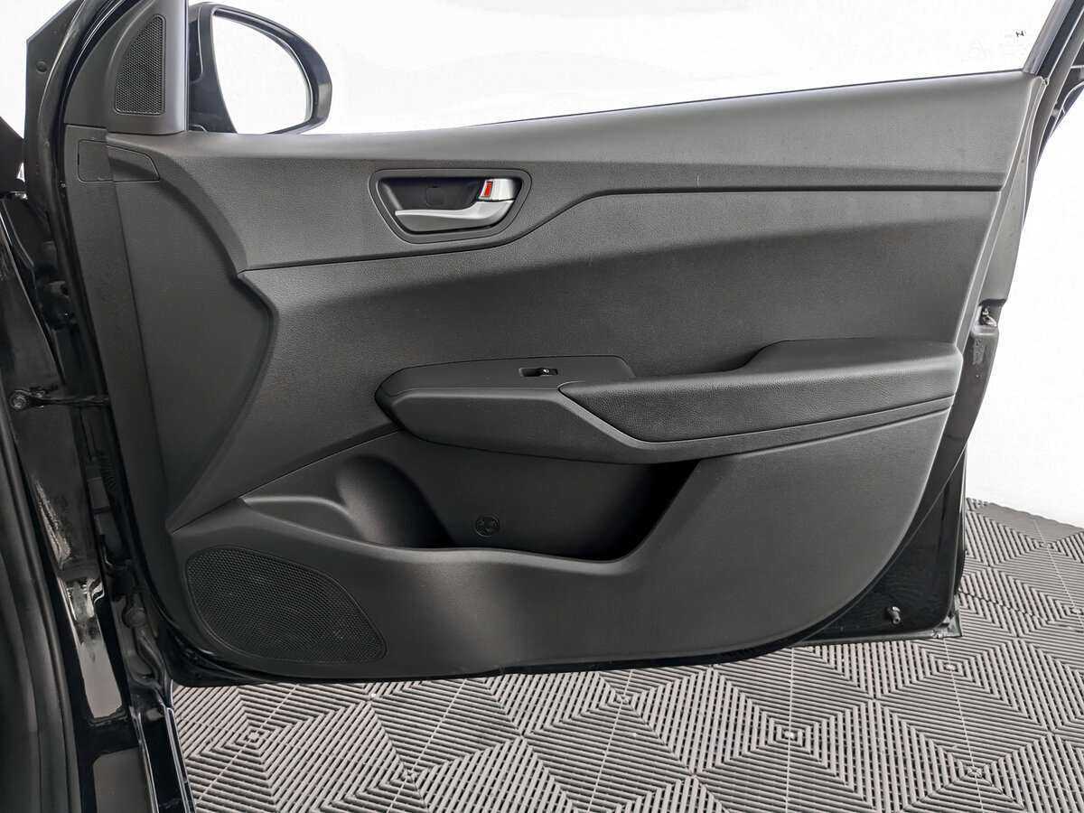 Купить Hyundai Solaris с пробегом. Фото: #19