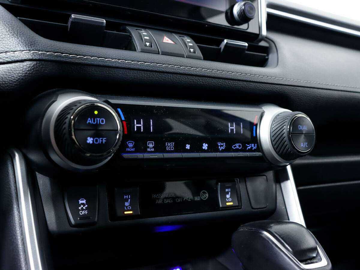 Купить Toyota RAV4 с пробегом. Фото: #15