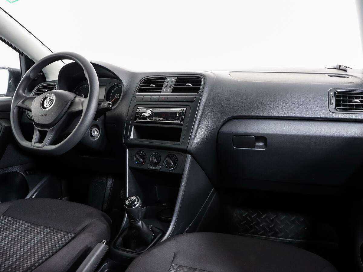 Купить Volkswagen Polo с пробегом. Фото: #8