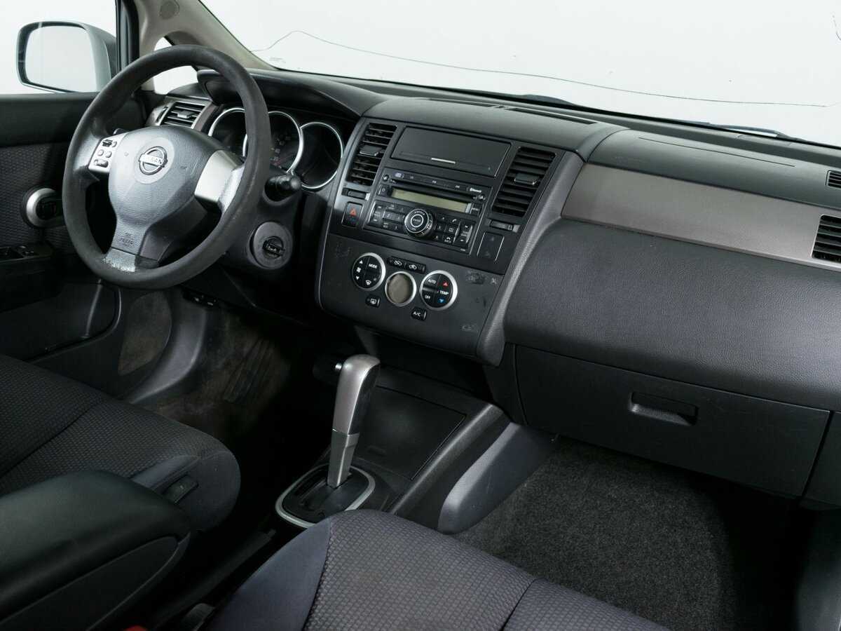 Купить Nissan Tiida с пробегом. Фото: #7