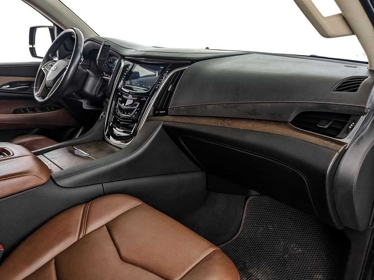 Купить Cadillac Escalade с пробегом. Фото: #7