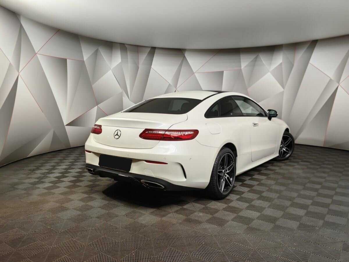 Купить Mercedes-Benz E-Класс с пробегом. Фото: #1