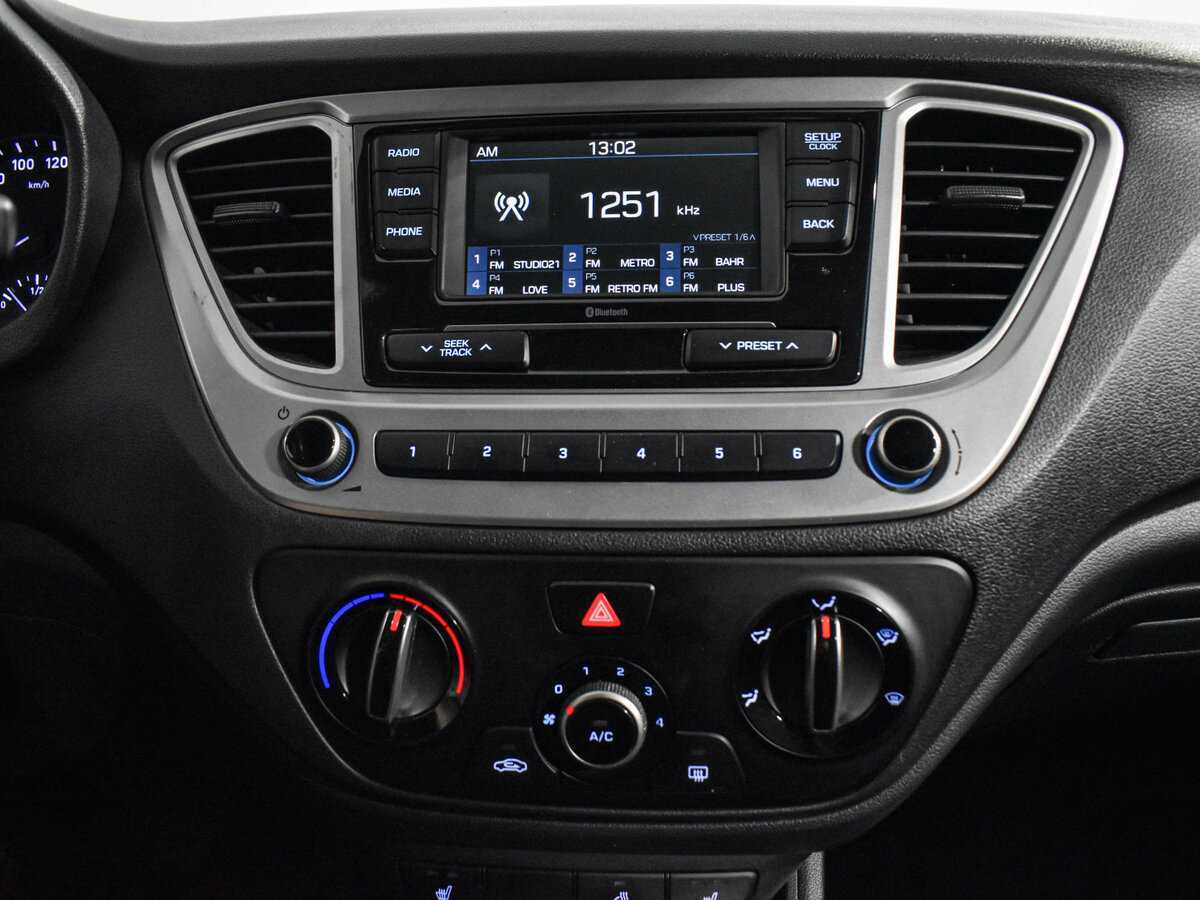 Купить Hyundai Solaris с пробегом. Фото: #15