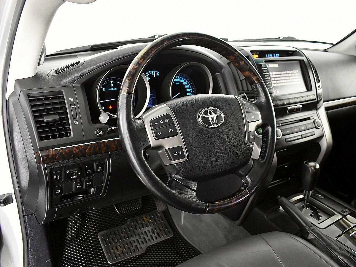 Купить Toyota Land Cruiser с пробегом. Фото: #6