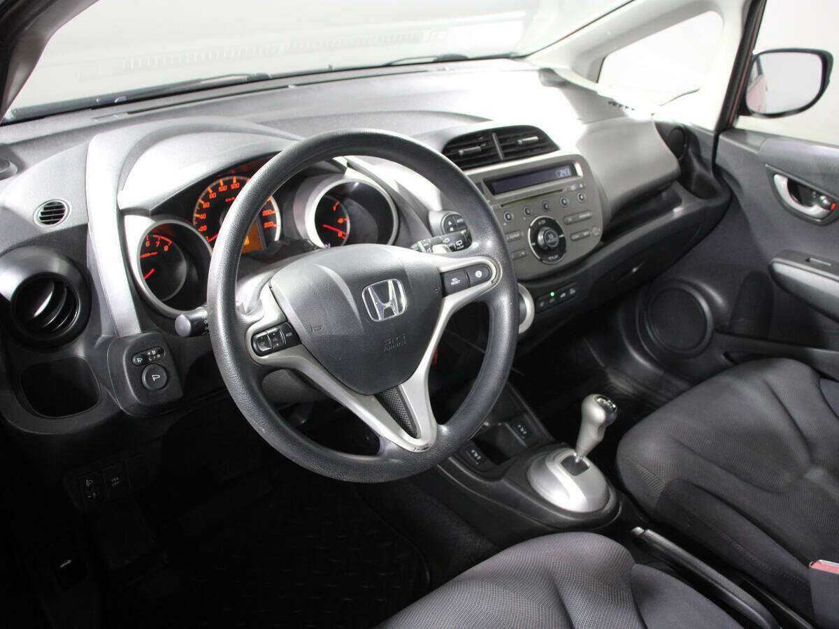 Купить Honda Jazz с пробегом. Фото: #13