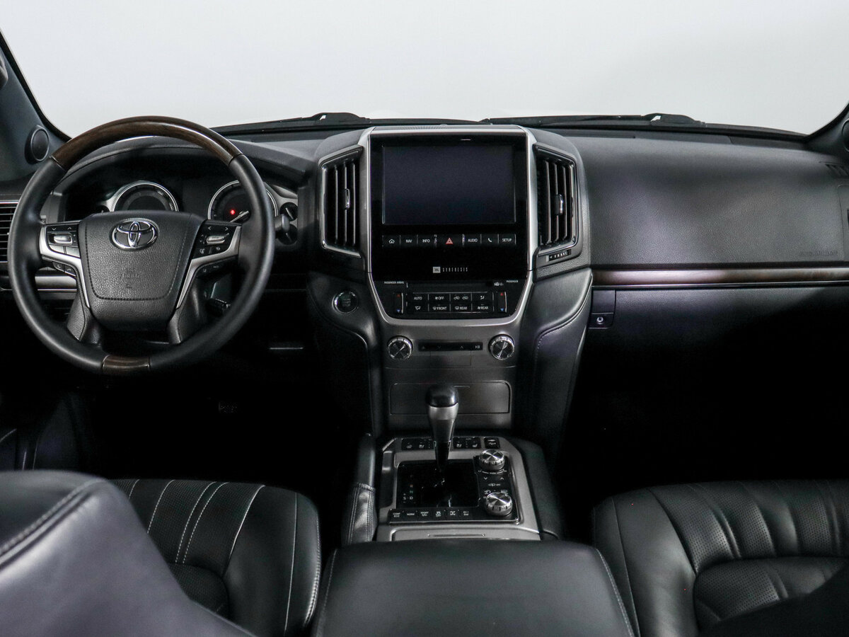 Купить Toyota Land Cruiser с пробегом. Фото: #11