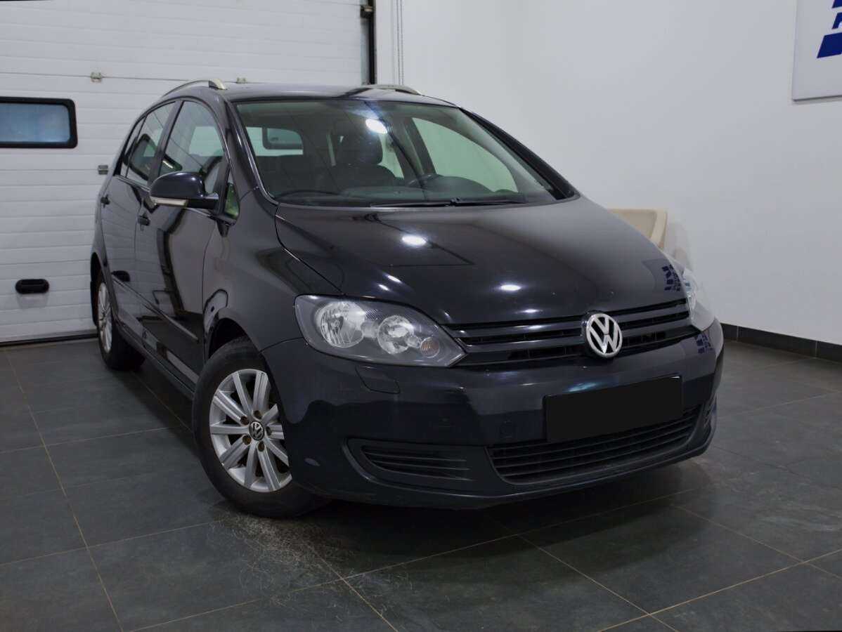 Купить Volkswagen Golf Plus с пробегом. Фото: #2