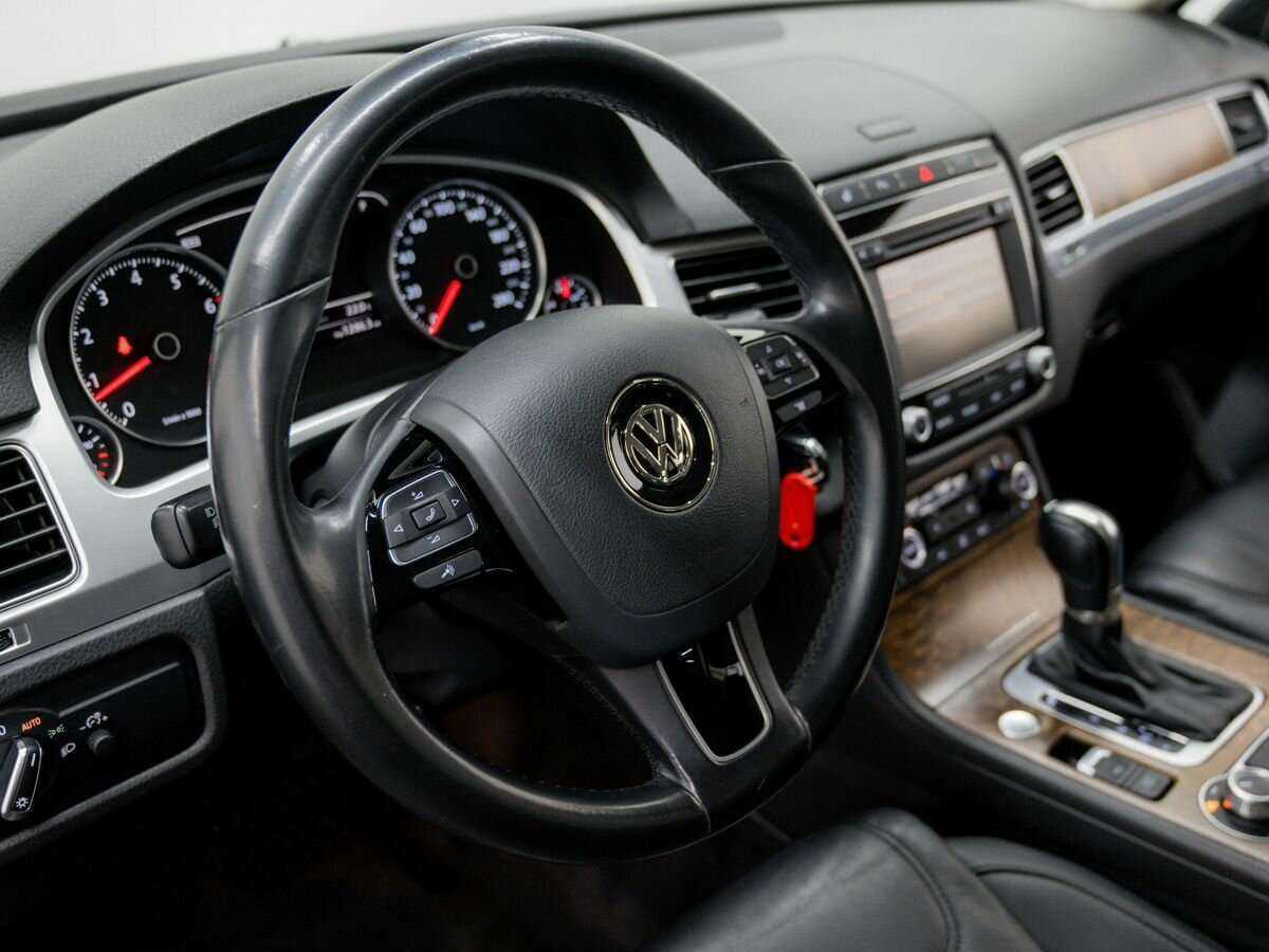 Купить Volkswagen Touareg с пробегом. Фото: #17