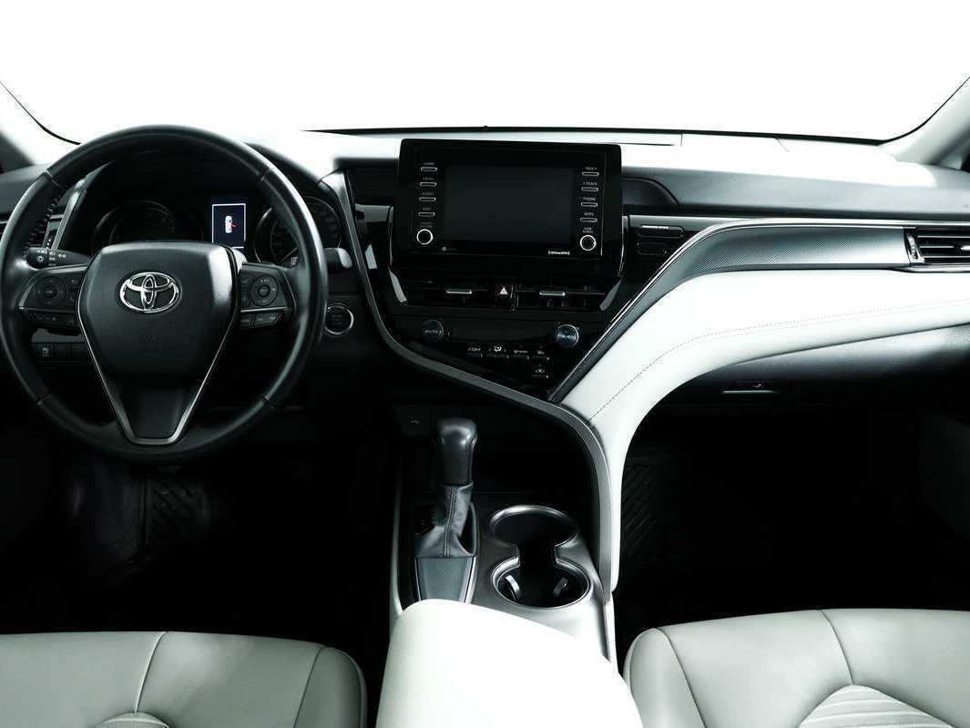 Купить Toyota Camry с пробегом. Фото: #10