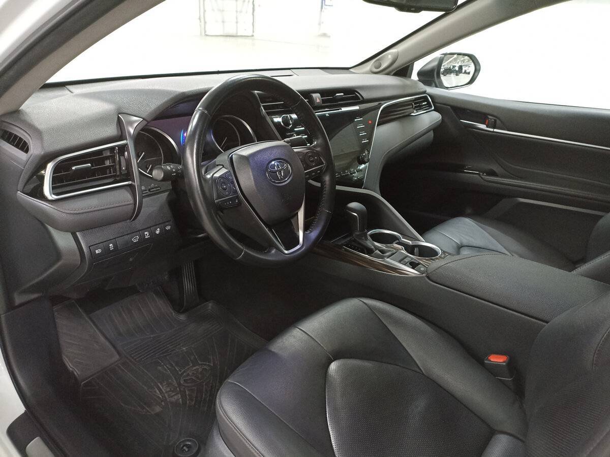 Купить Toyota Camry с пробегом. Фото: #15