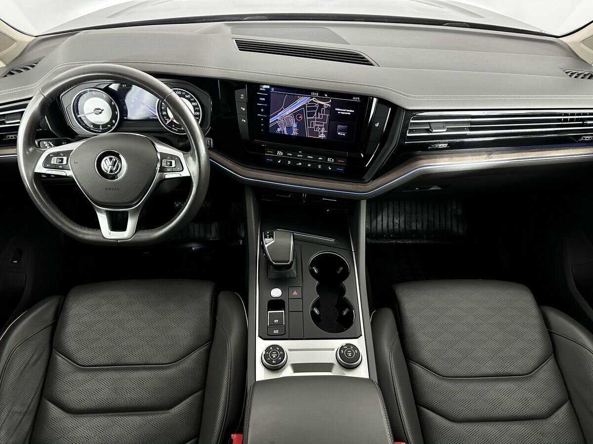 Купить Volkswagen Touareg с пробегом. Фото: #8