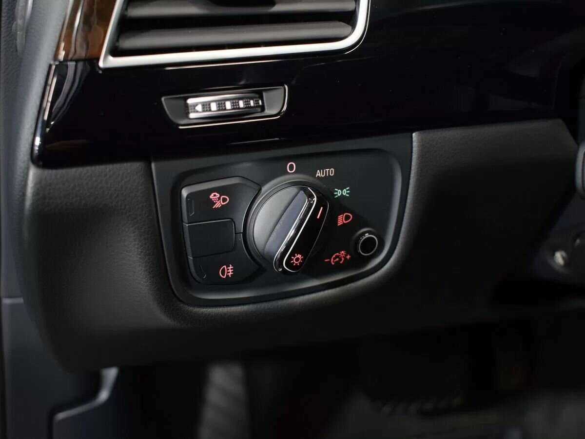 Купить Audi A8 с пробегом. Фото: #13